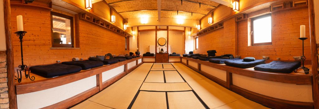 Panorama, Wolkentor Zen-Tempel, Halle/ Saale, Buddhismus, Zen-Meditation, Zendo, Mitarbeiterporträts, Business Porträt, Firmenfotos, Bewerbungsfotos, Firmenfotografie, moderne Businessfotos, Mitarbeiterfotos, Mitarbeiter Fotografie,